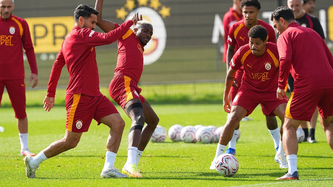 Galatasaray’da maaş iddialarını reddetti: Yeni geldim yönetimle görüşme olmadı